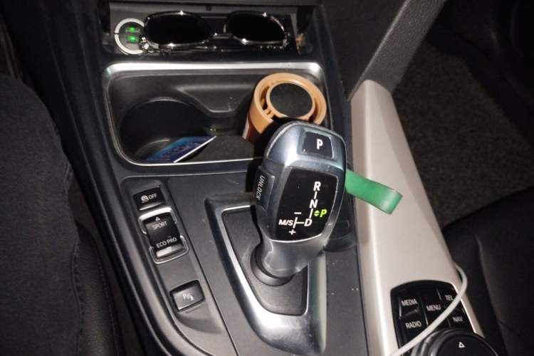 Used BMW 3 Series 2014 320Li Fashion Model Gear Lever