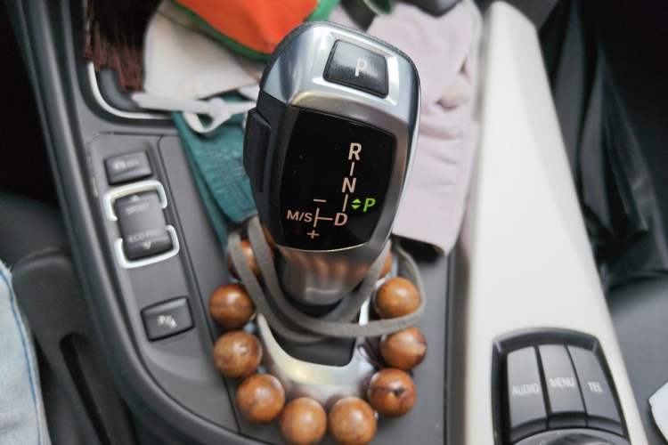 Used BMW 3 Series 2014 320Li Fashion Model Gear Lever