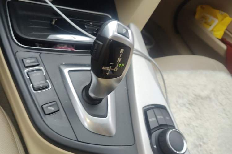 Used BMW 3 Series 2014 320Li Fashion Model Gear Lever