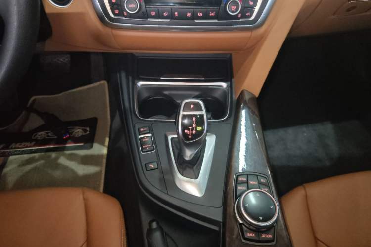 Used BMW 3 Series 2014 320Li Luxury Design Package Gear Lever