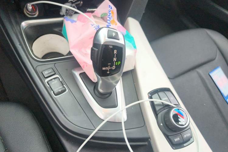 Used BMW 3 Series 2014 320i Active Edition Gear Lever