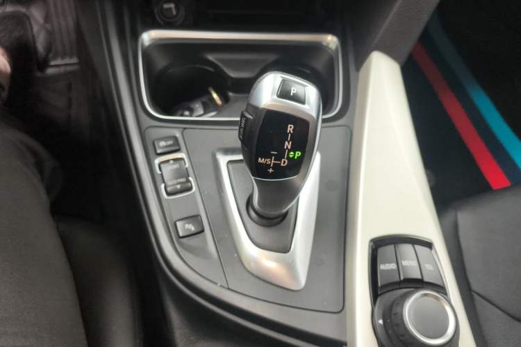 Used BMW 3 Series 2014 320Li Fashion Model Gear Lever