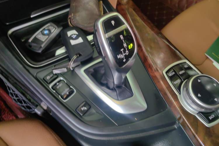 Used BMW 3 Series 2014 320Li Luxury Design Package Gear Lever