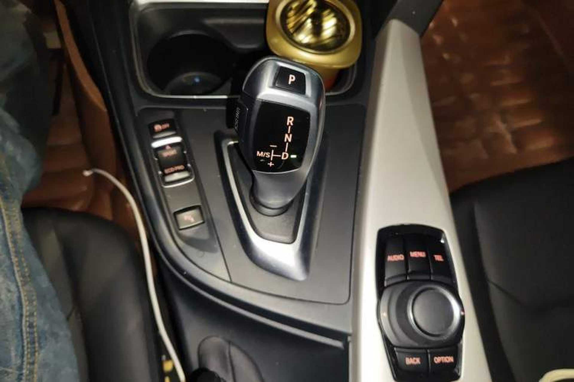 Used BMW 3 Series 2014 320Li Fashion Model Gear Lever
