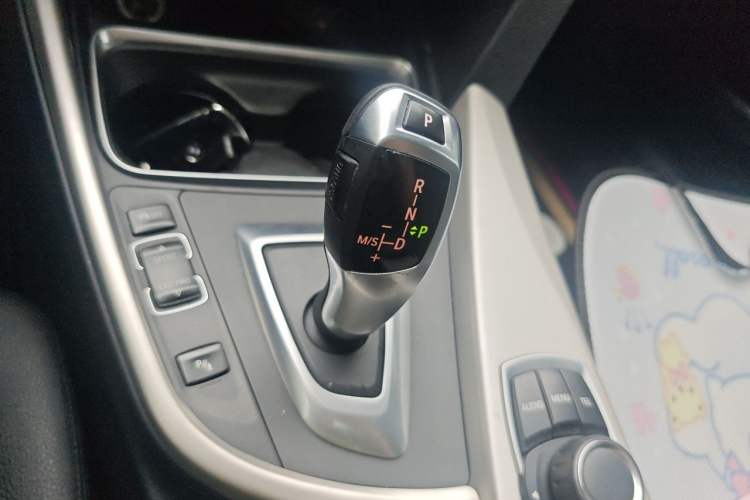 Used BMW 3 Series 2014 320Li Fashion Model Gear Lever
