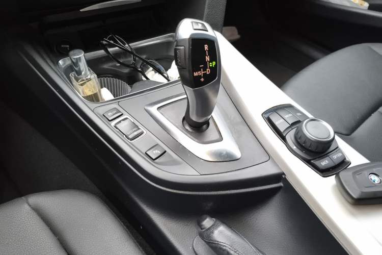 Used BMW 3 Series 2014 320Li Fashion Model Gear Lever