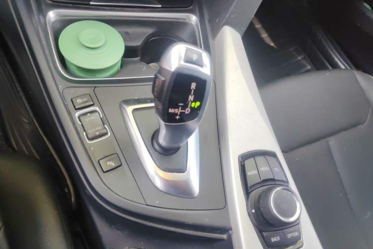 Used BMW 3 Series 2014 320Li Fashion Model Gear Lever