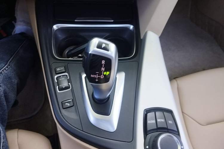Used BMW 3 Series 2014 320Li Fashion Model Gear Lever