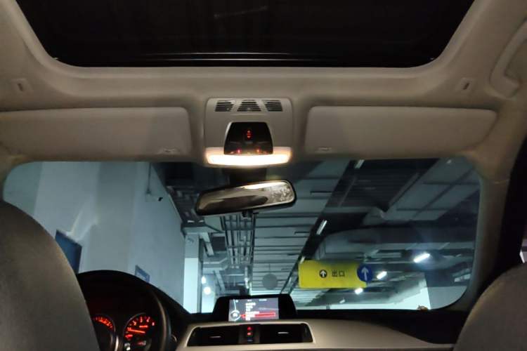 Used BMW 3 Series 2014 320Li Fashion Model Headliner