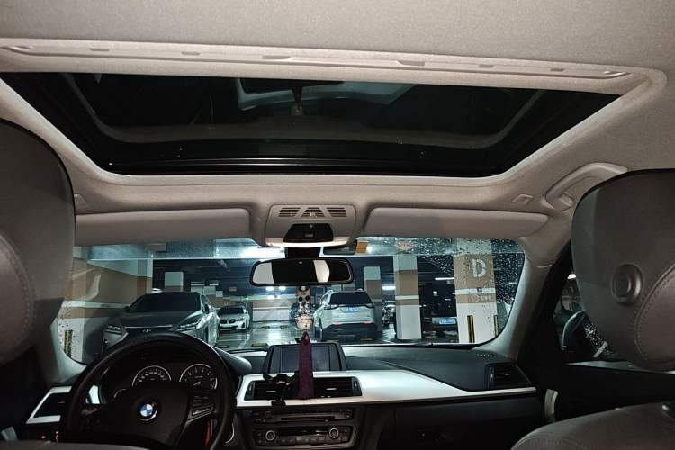 Used BMW 3 Series 2014 320Li Fashion Model Headliner