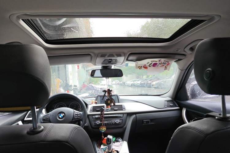 Used BMW 3 Series 2014 320Li Fashion Model Headliner