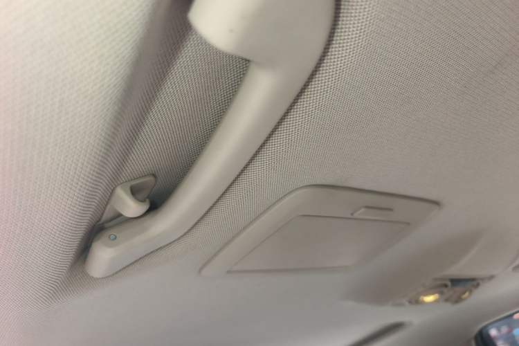Used BMW 3 Series 2014 320Li Fashion Model Headliner