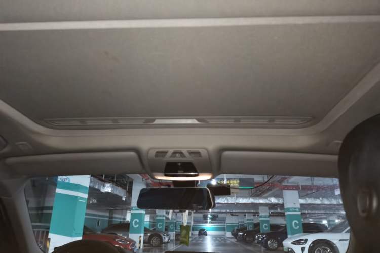 Used BMW 3 Series 2014 320Li Luxury Design Package
