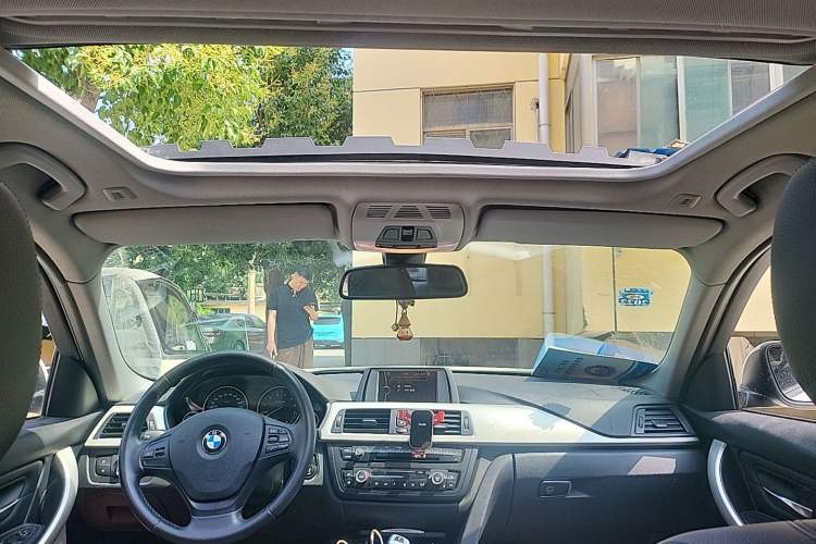 Used BMW 3 Series 2014 320i Sport Edition Headliner