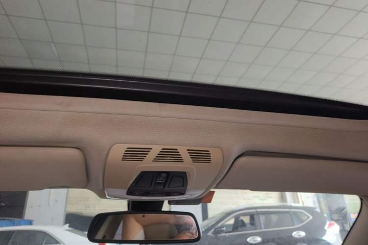 Used BMW 3 Series 2014 320Li Fashion Model Headliner