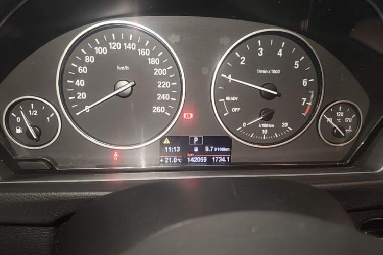 Used BMW 3 Series 2014 320i Sport Edition Instrument Cluster