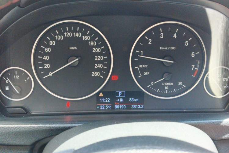 Used BMW 3 Series 2014 320i Sport Edition Instrument Cluster