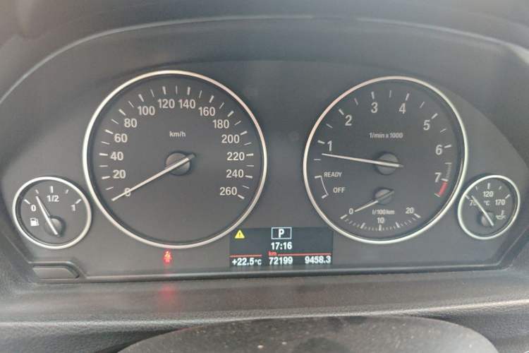 Used BMW 3 Series 2014 320i Sport Edition Instrument Cluster