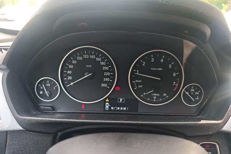 Used BMW 3 Series 2014 320i Sport Edition Instrument Cluster