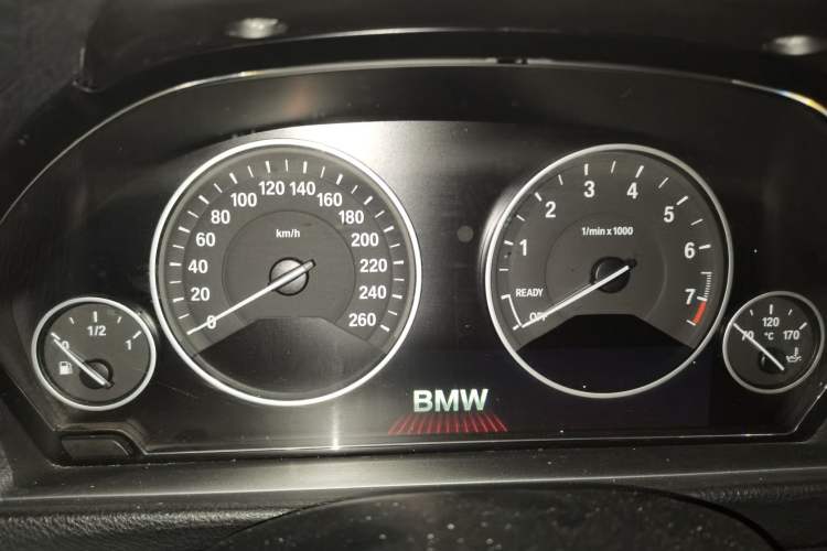 Used BMW 3 Series 2014 320Li Luxury Design Package
