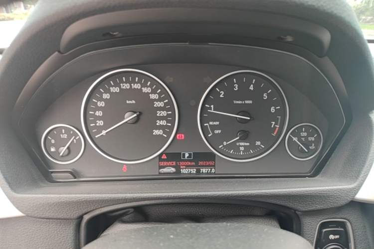 Used BMW 3 Series 2014 320i Sport Edition Instrument Cluster