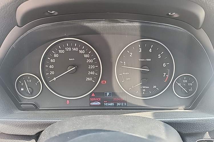 Used BMW 3 Series 2014 320i Sport Edition Instrument Cluster