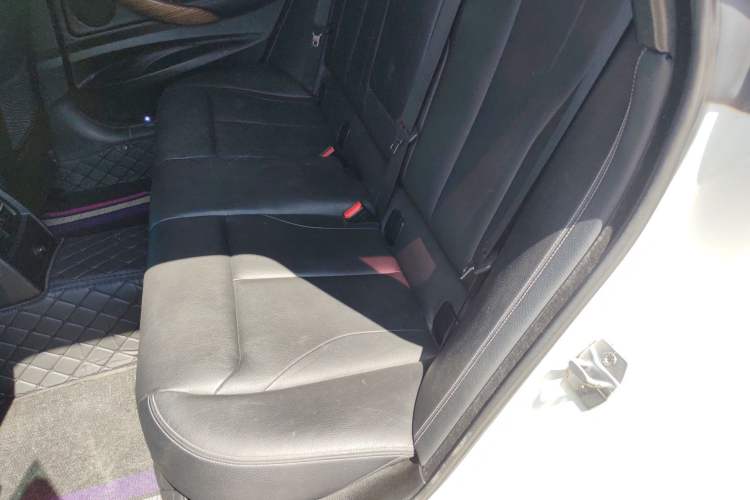 Used BMW 3 Series 2014 320i Sport Design Package Interior 1