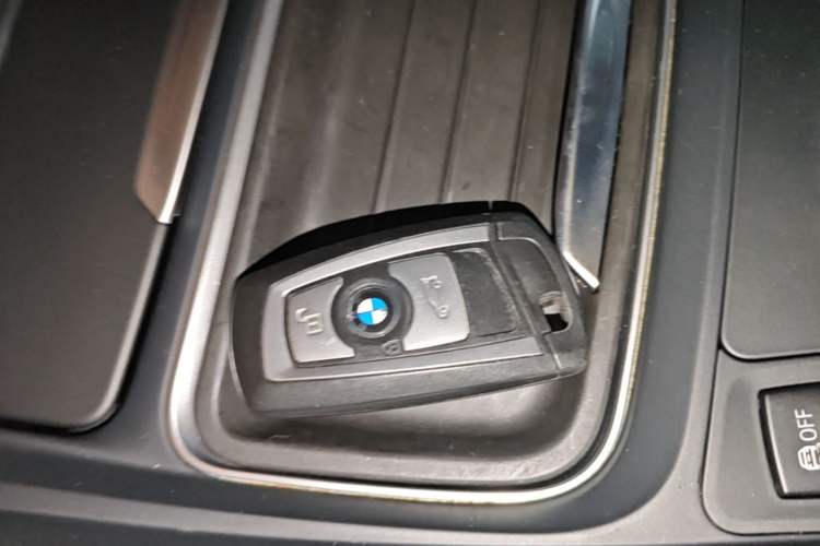 Used BMW 3 Series 2014 328Li Luxury Design Package Interior 1
