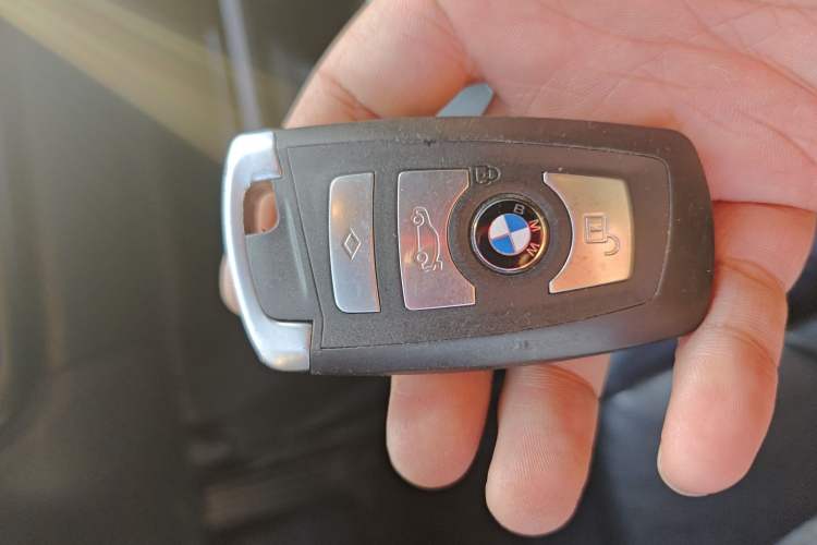 Used BMW 3 Series 2014 320i Sport Edition Interior 1