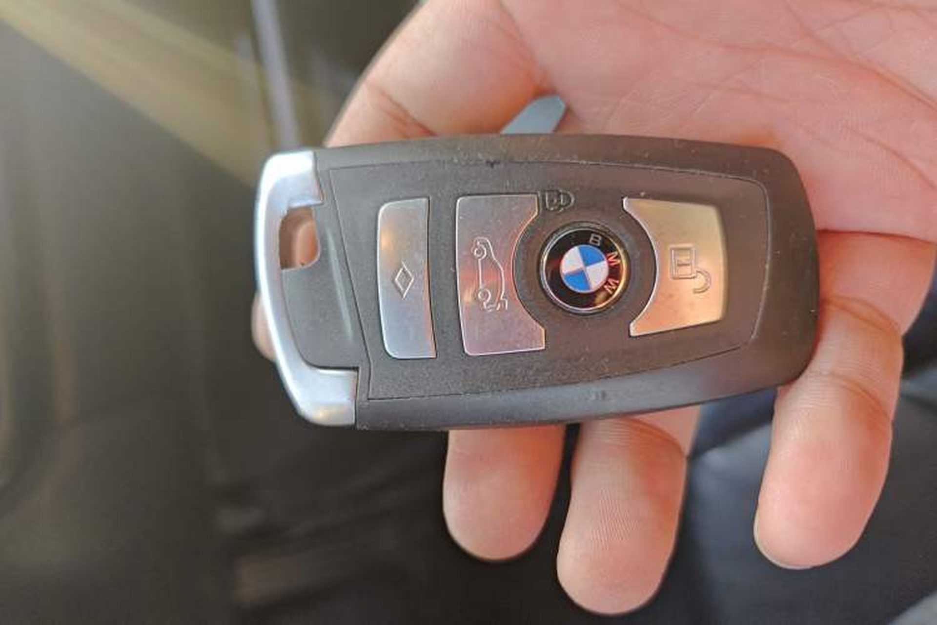 Used BMW 3 Series 2014 320i Sport Edition Interior 1
