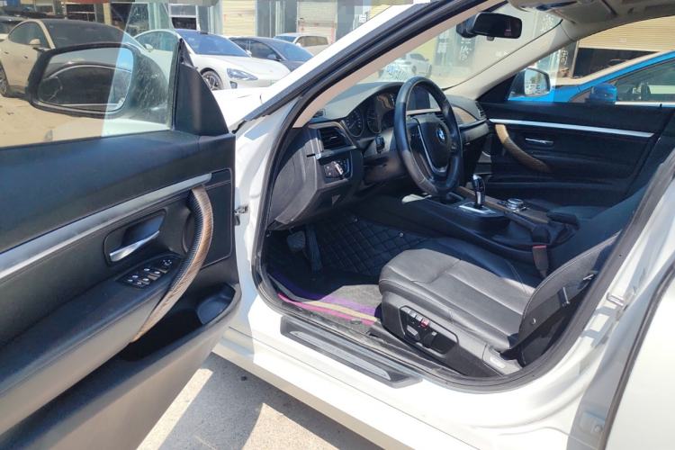 Used BMW 3 Series 2014 320i Sport Design Package Interior 2