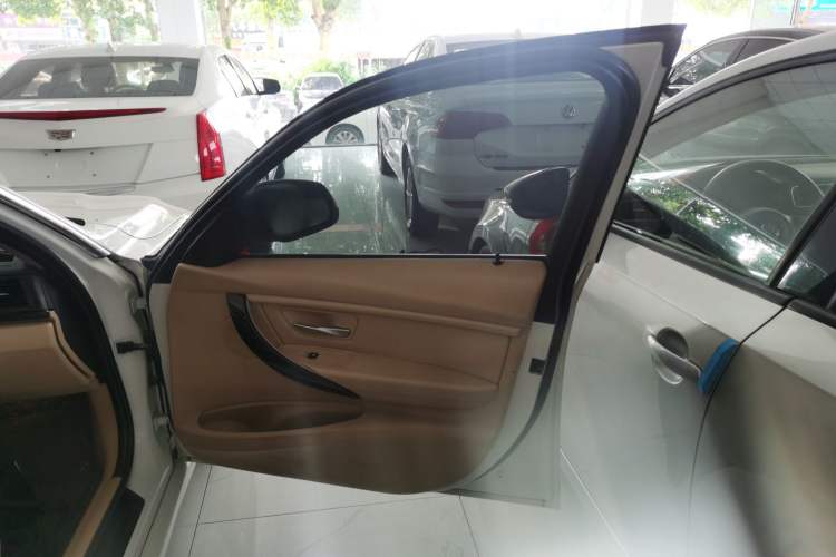 Used BMW 3 Series 2014 320Li Fashion Model Interior 2