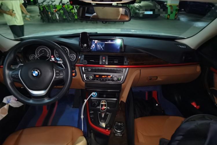 Used BMW 3 Series 2014 320Li Luxury Design Package Interior 2