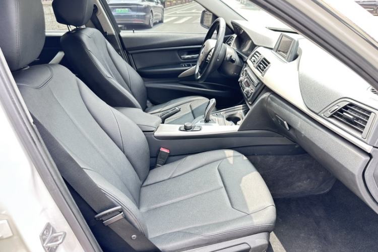 Used BMW 3 Series 2014 320Li Fashion Model Interior 2