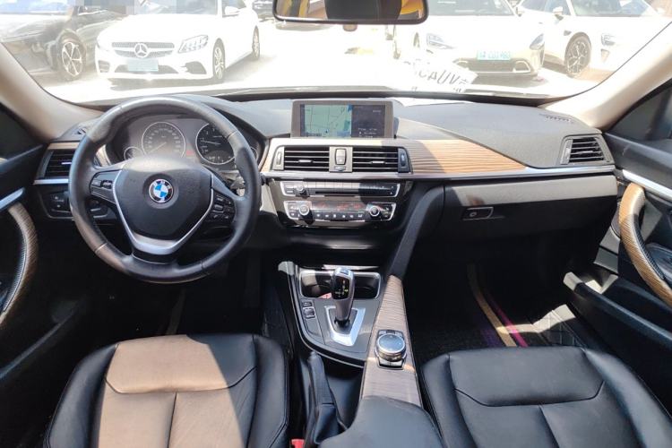 Used BMW 3 Series 2014 320i Sport Design Package Interior 3