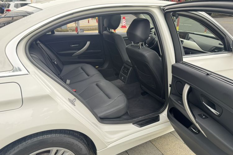 Used BMW 3 Series 2014 320Li Fashion Model Interior 3