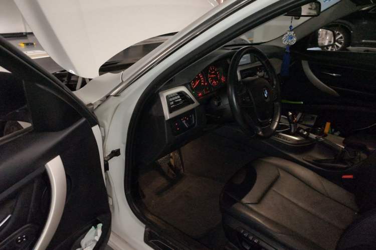 Used BMW 3 Series 2014 320Li Fashion Model Interior 3
