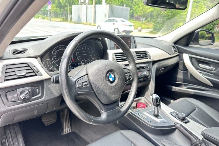 Used BMW 3 Series 2014 320Li Fashion Model Interior 3