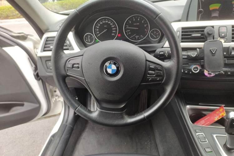 Used BMW 3 Series 2014 320Li Fashion Model Interior 3