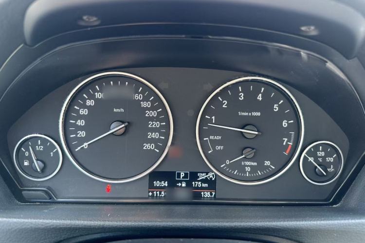 Used BMW 3 Series 2014 320Li Fashion Model Interior 4