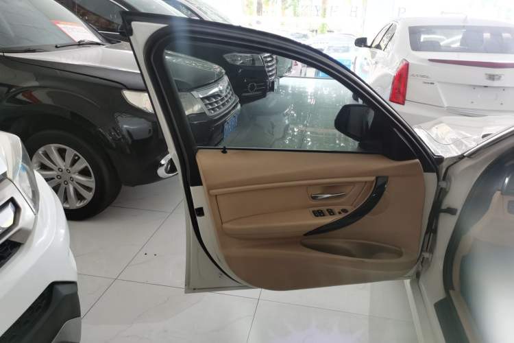 Used BMW 3 Series 2014 320Li Fashion Model Interior 4