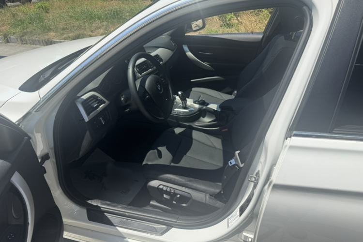 Used BMW 3 Series 2014 320Li Fashion Model Interior 4
