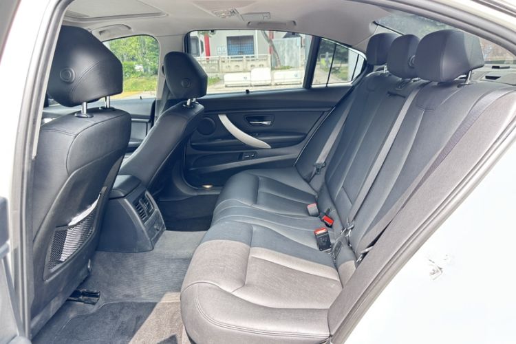 Used BMW 3 Series 2014 320Li Fashion Model Interior 4