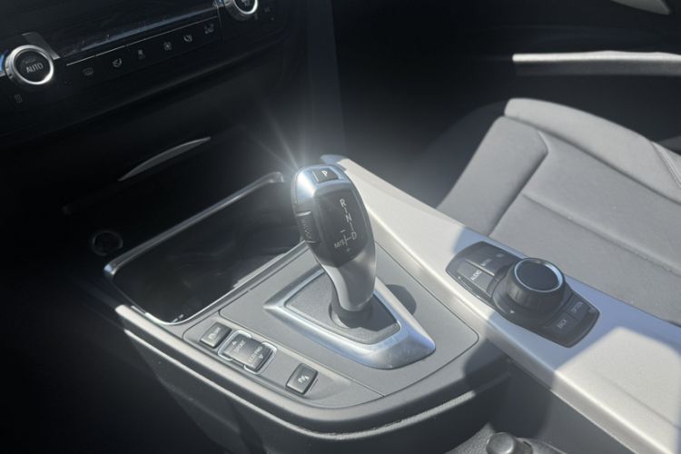 Used BMW 3 Series 2014 320Li Fashion Model Interior 5