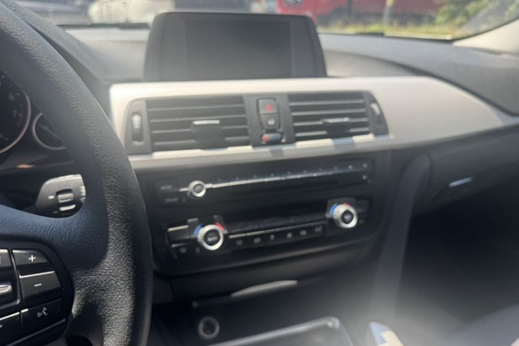 Used BMW 3 Series 2014 320Li Fashion Model Interior 6
