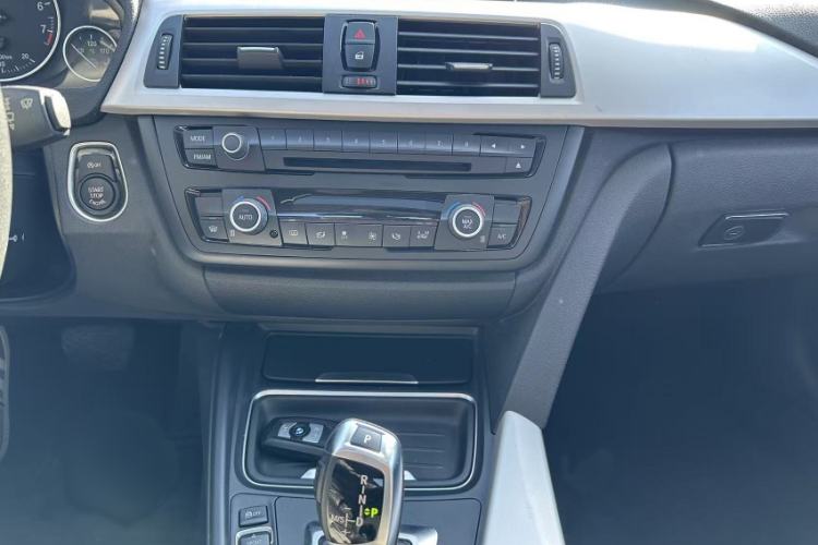 Used BMW 3 Series 2014 320Li Fashion Model Interior 8