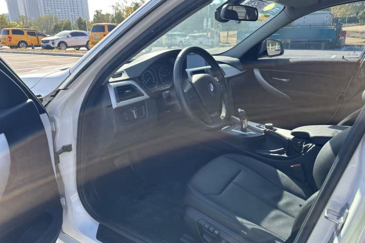 Used BMW 3 Series 2014 320Li Fashion Model Left Front Seat