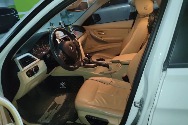 Used BMW 3 Series 2014 320i Sport Edition Left Front Seat