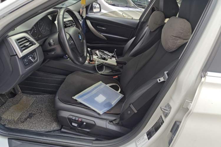 Used BMW 3 Series 2014 320Li Fashion Model Left Front Seat