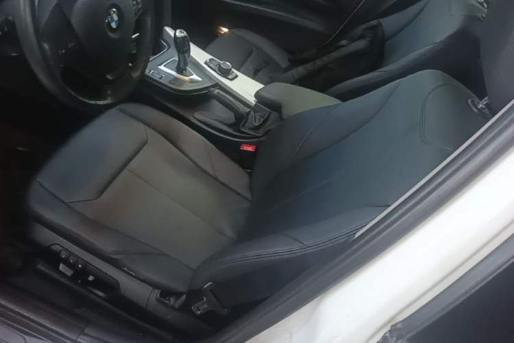 Used BMW 3 Series 2014 320Li Fashion Model Left Front Seat